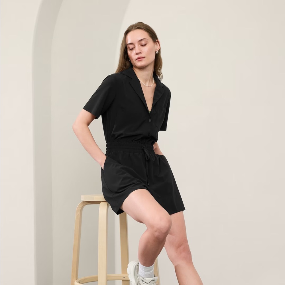 Athleta Black Short Sleeve “Avenue” Romper Size Small